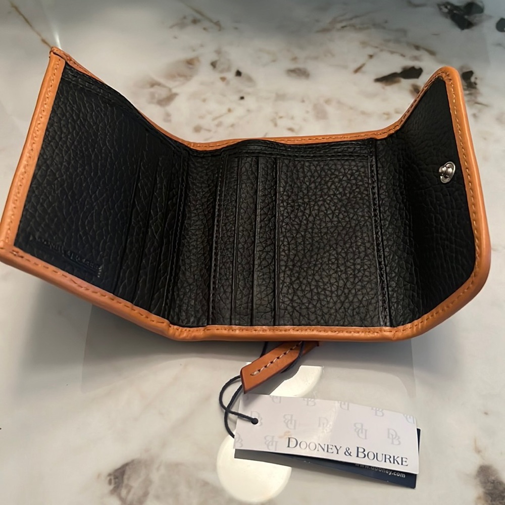 NWT DOONEY & BOURKE leather wallet - Picture 4 of 4